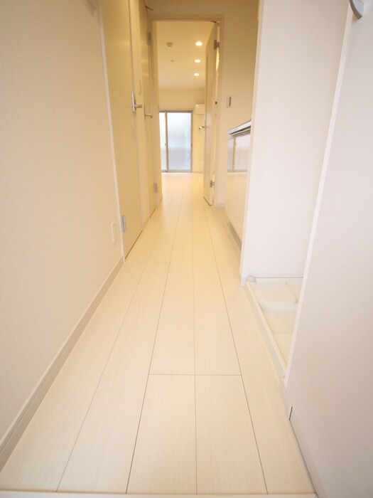 物件内観写真18　(廊下)