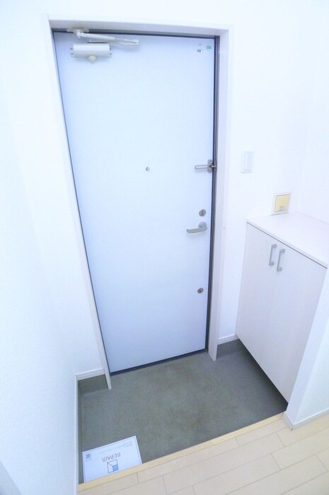 物件内観写真16　(玄関)