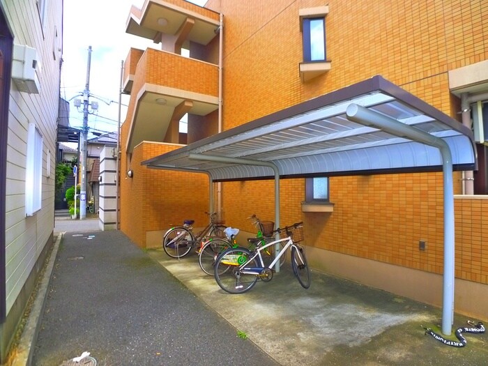 物件外観写真6　(駐輪場)