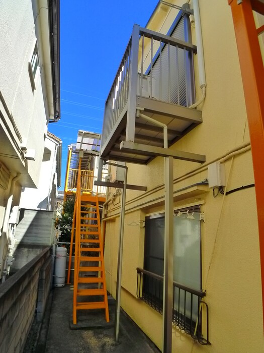 物件外観写真5　(エントランス部分)