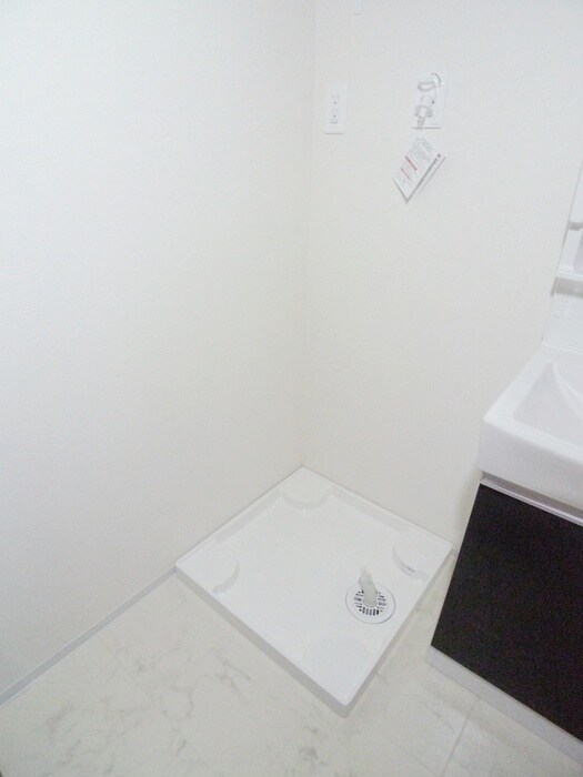 物件内観写真12　(洗濯機置場)