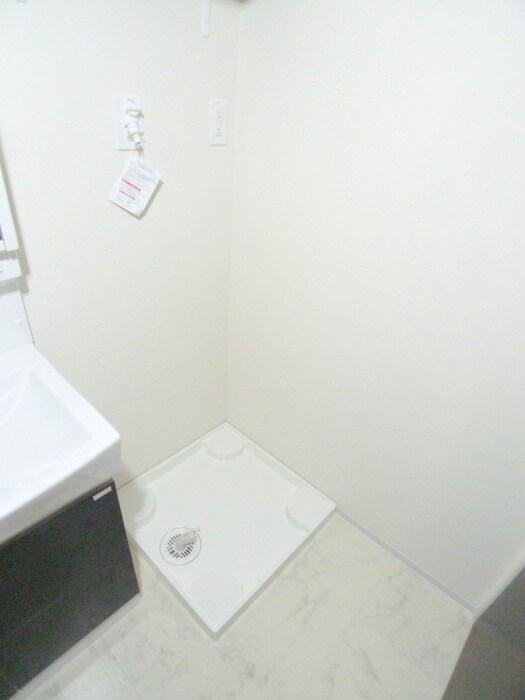 物件内観写真12　(洗濯機置場)