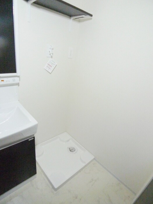 物件内観写真12　(洗濯機置場)