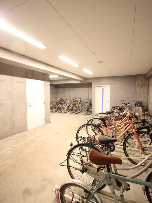 物件外観写真6　(駐輪場)