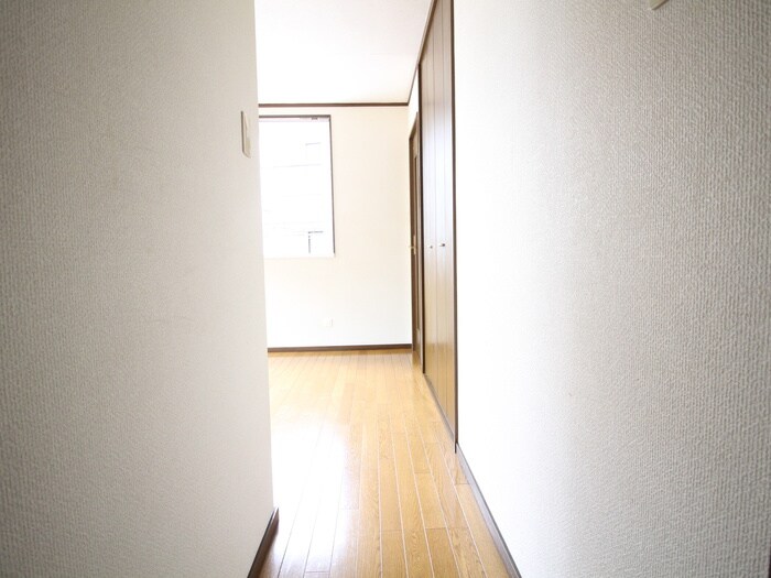 物件内観写真10　(廊下)