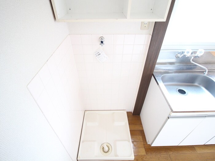 物件内観写真14　(洗濯機置場)