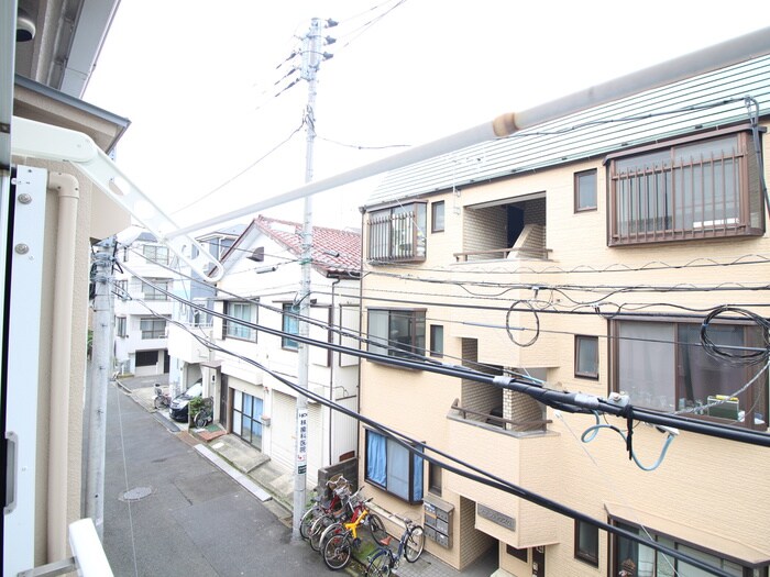 物件内観写真16　(室内からの展望)