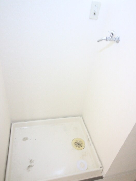 物件内観写真15　(洗濯機置場)