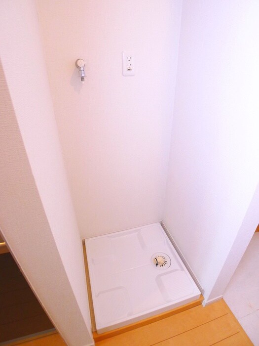 物件内観写真15　(洗濯機置場)