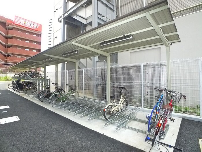 物件外観写真5　(駐輪場)