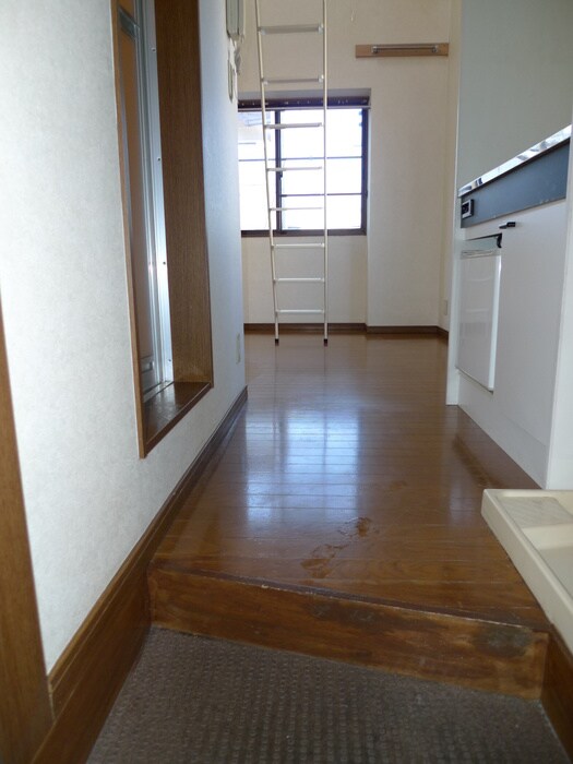 物件内観写真13　(玄関)