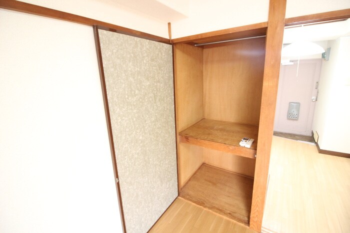 物件内観写真12　(収納)