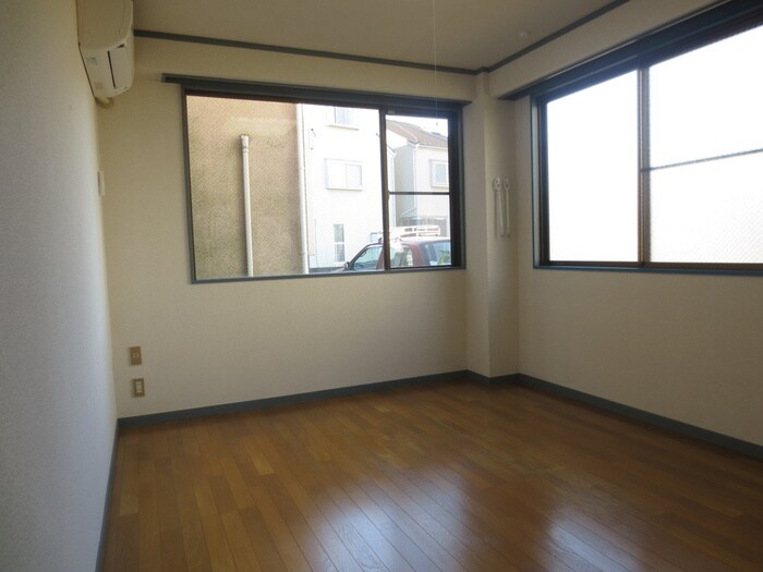 物件内観写真4　(居室)