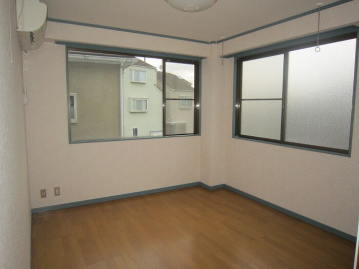 物件内観写真4　(居室)