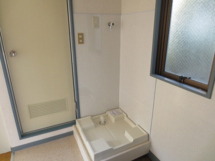 物件内観写真9　(洗濯機置場)