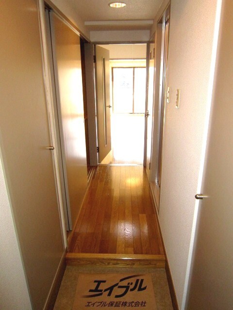 物件内観写真7　(玄関)