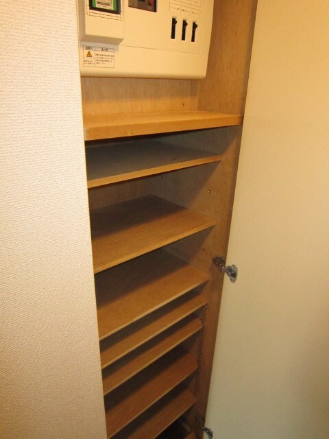 物件内観写真15　(靴箱)