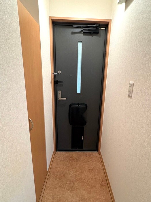 物件内観写真13　(玄関)