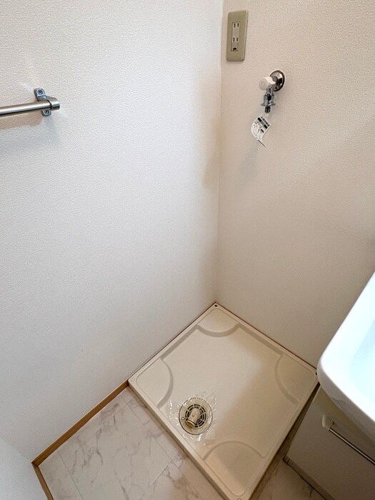 物件内観写真18　(洗濯機置場)