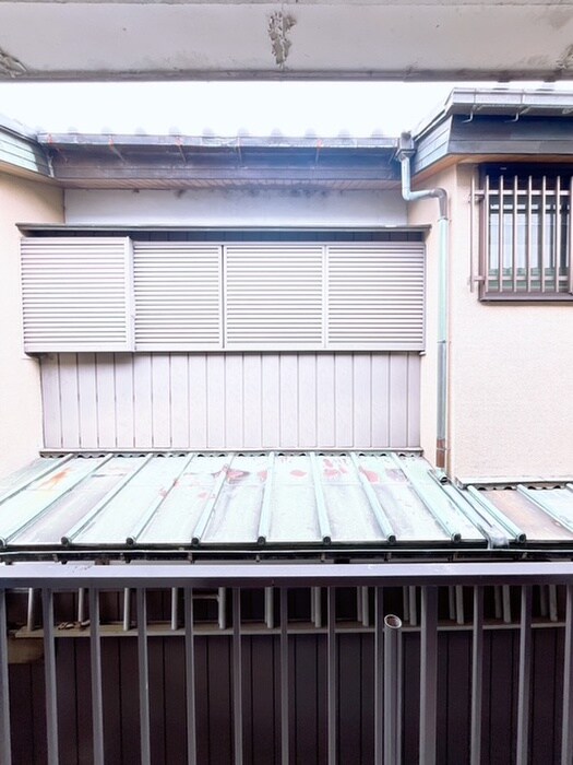 鈴木アパートの室内からの展望