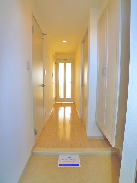 物件内観写真15　(玄関)