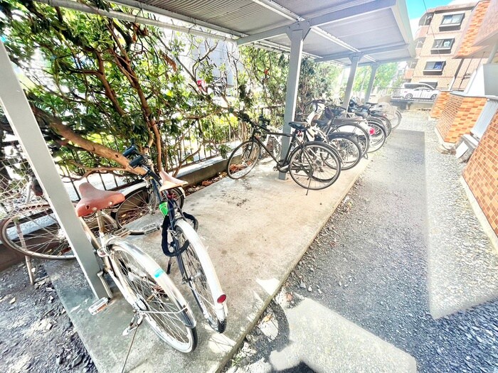 物件外観写真5　(駐輪場)