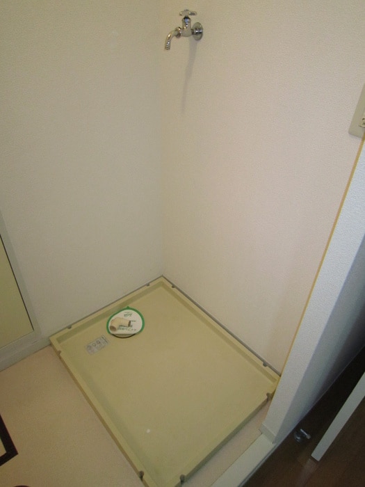 物件内観写真11　(洗濯機置場)