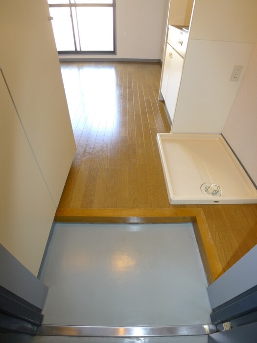 物件内観写真18　(玄関)