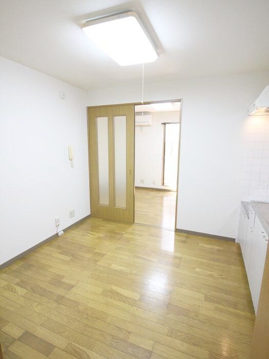 物件内観写真9　(居室)