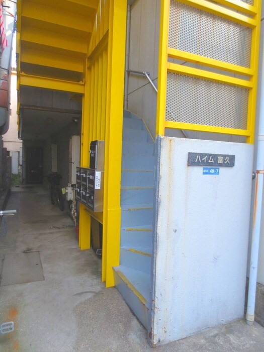 物件外観写真3　(エントランス部分)