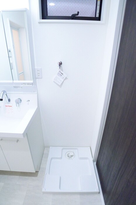 物件内観写真12　(洗濯機置場)