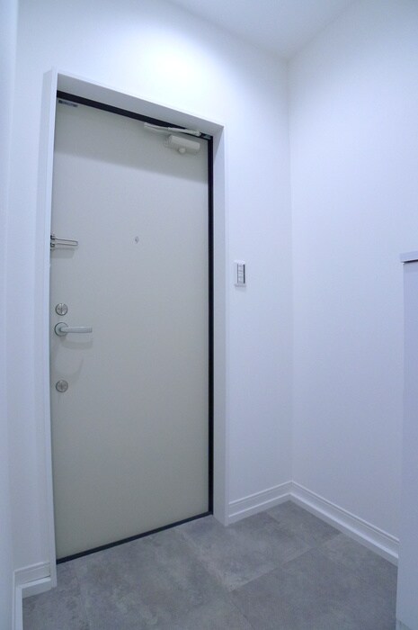 物件内観写真16　(玄関)