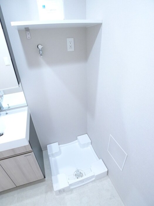 物件内観写真12　(洗濯機置場)