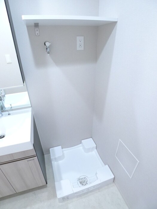 物件内観写真12　(洗濯機置場)