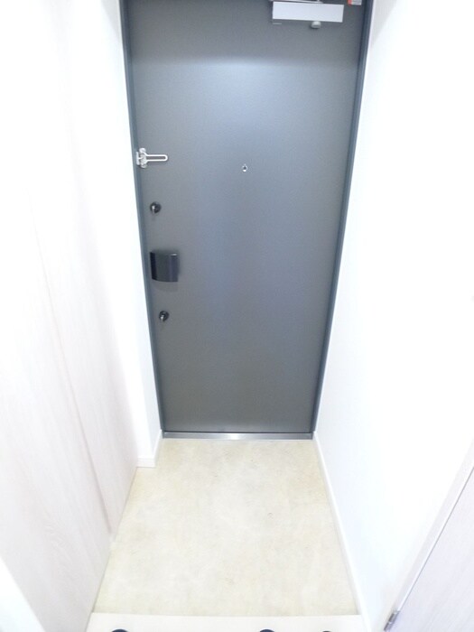 物件内観写真16　(玄関)