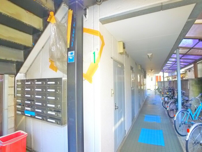 物件外観写真5　(エントランス部分)