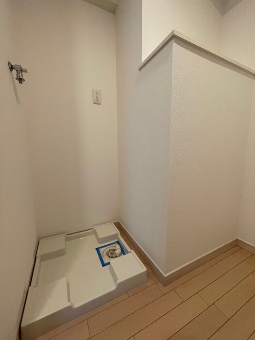 物件内観写真12　(洗濯機置場)