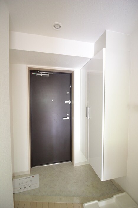 物件内観写真15　(玄関)