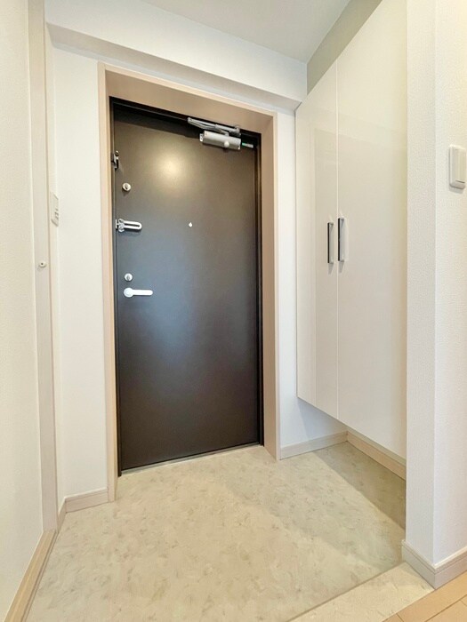 物件内観写真16　(玄関)