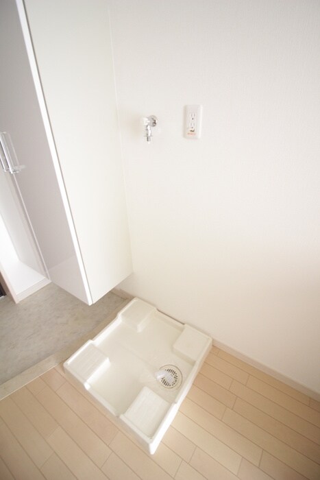 物件内観写真17　(洗濯機置場)