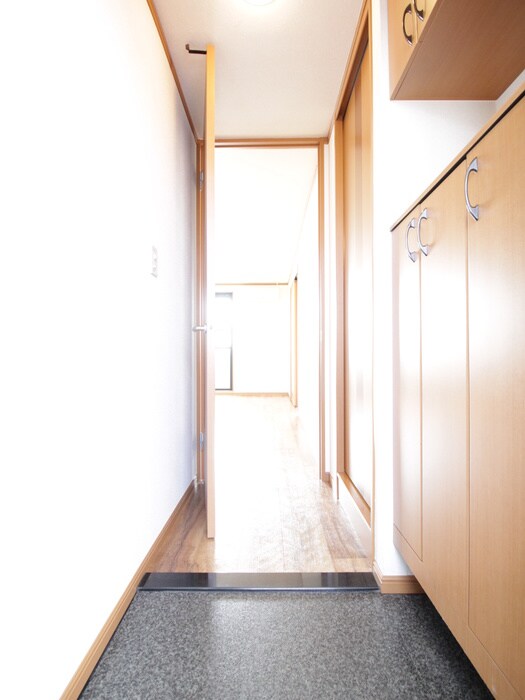 物件内観写真10　(玄関)