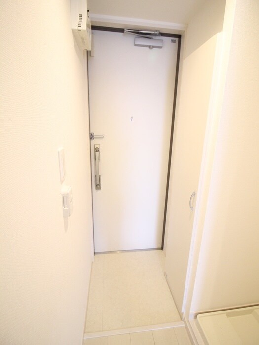 物件内観写真15　(玄関)