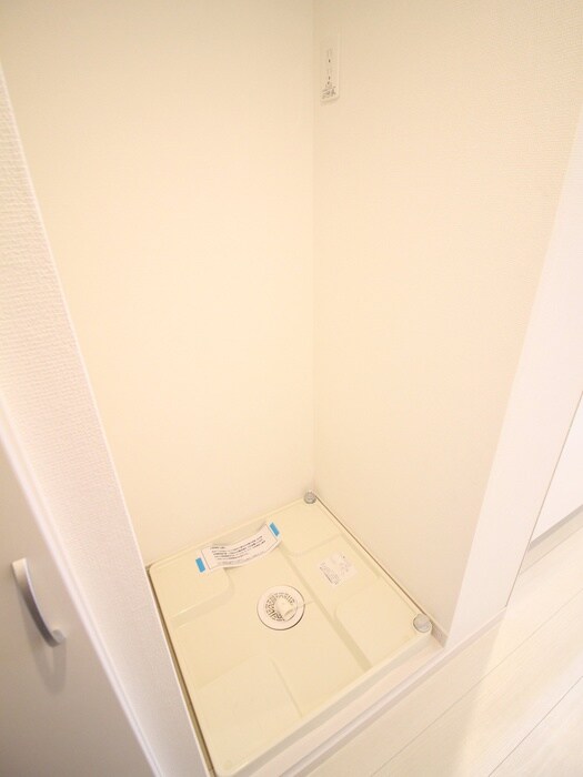 物件内観写真17　(洗濯機置場)