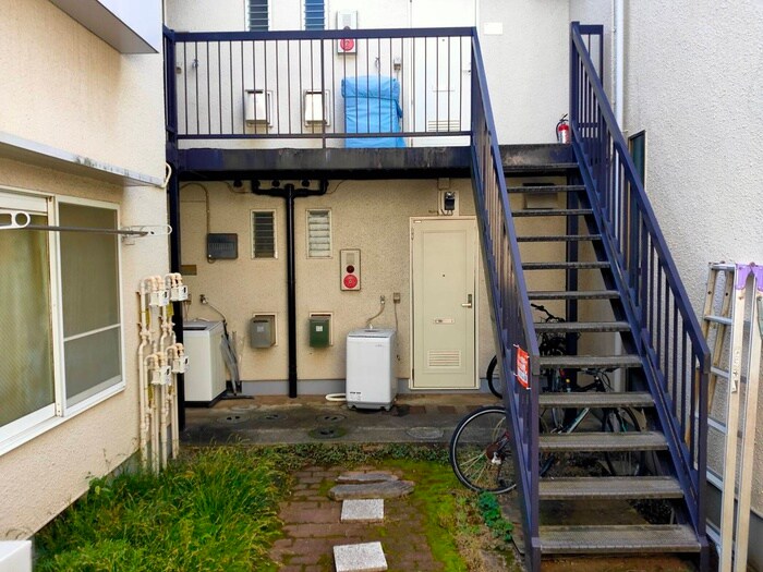 物件外観写真4　(エントランス部分)