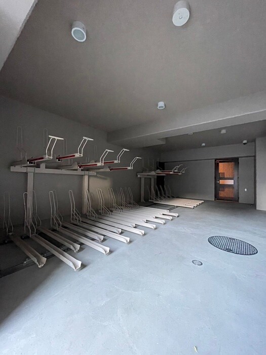 物件外観写真5　(駐輪場)