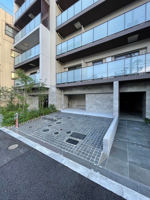 物件外観写真6　(駐車場)