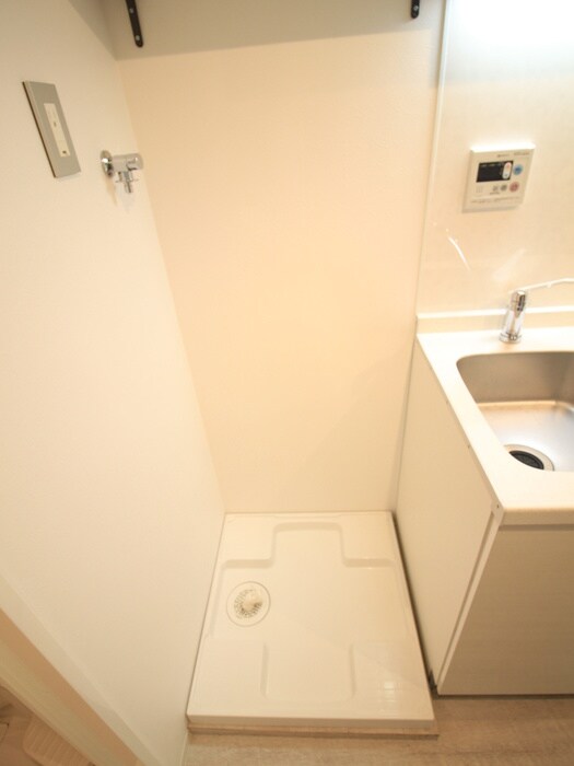 物件内観写真13　(洗濯機置場)