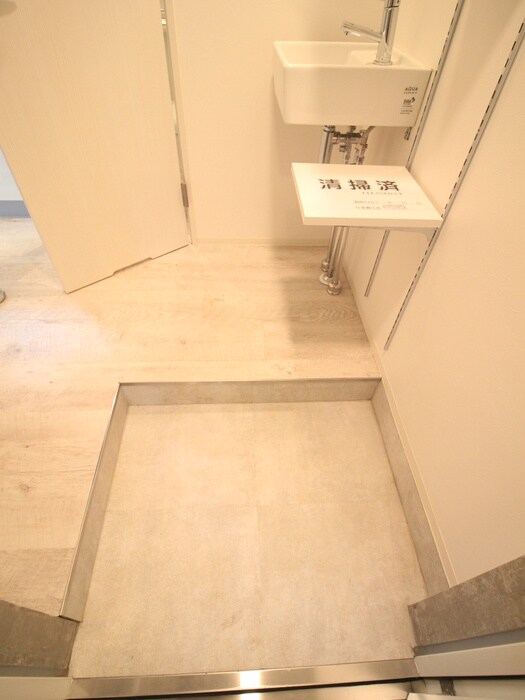 物件内観写真16　(玄関)