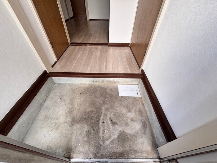 物件内観写真21　(玄関)