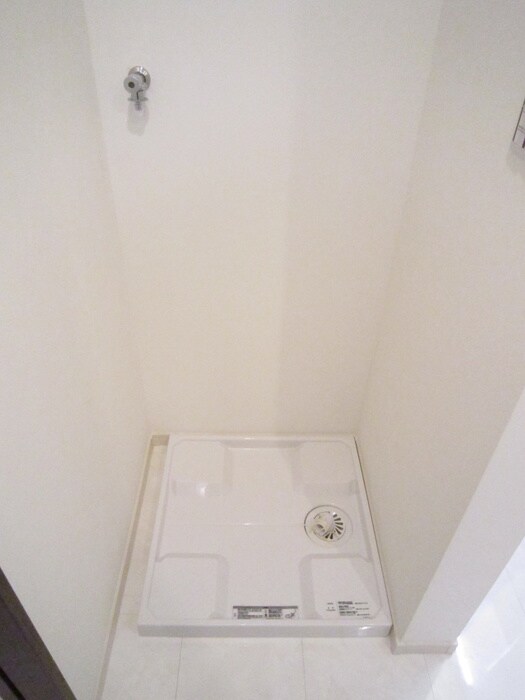 物件内観写真13　(洗濯機置場)